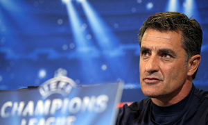 temporada 14/15. Rueda de prensa previa de Champions contra Olympiacos . Michel durante la rueda de prensa en el estadio Vicente Calderón