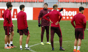 Temporada 2016-2017. Entrenamiento del juvenil la ciudad deportiva Wanda Atlético de Madrid previo al partido ante el PSV.