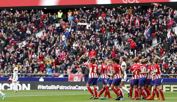 Las jugadoras del Atlético festejan un gol en el Metropolitano.