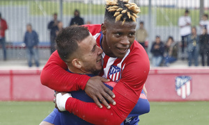 Temporada 18/19 | Celebración del Juvenil A tras ganar el Campeonato de Liga | Cedric y Ricard