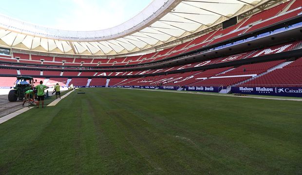 Temp. 19/20. Cambio c&eacute;sped Wanda Metropolitano. Royalverd