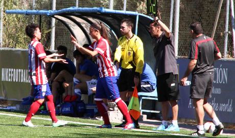 Temporada 2013-2014. Lorena Valderas ingresa en el terreno de juego