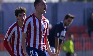 Temp 19/20 | Atlético de Madrid B - Marino de Luanco | Celebración Borja Garcés