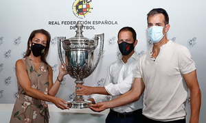 RFEF entrega la Copa Presidente | Fernando Fariza, Roberto Solozábal | Territorio Atleti 