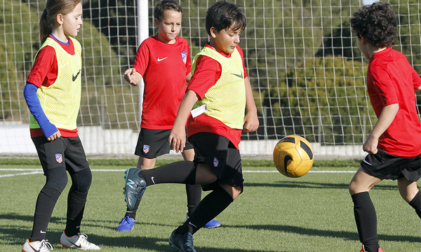 Escuela de fútbol para niños de 2 a 3 años en Madrid
