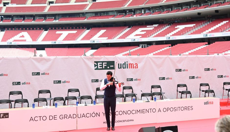 Acto de graduación UDIMA y CEF