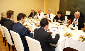 temporada 13/14. Comida de directivas Atlético- Valladolid. Sport Arena