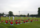 temporada 13/14. Entrenamiento en la Ciudad deportiva de Majadahonda. Jugadores estirando durante el entrenamiento