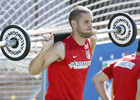 temporada 13/14. Entrenamiento en la Ciudad deportiva de Majadahonda. Mario haciendo pesas