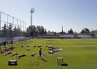 temporada 13/14. Entrenamiento en la Ciudad deportiva de Majadahonda. Jugadores estirando durante el entrenamiento