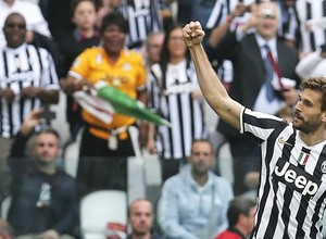 Imágenes Juventus de Turín. Grupo A Champions League. Llorente celebrando un gol.