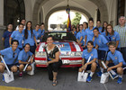 Temporada 14-15. Un vehículo del Atlético recibió a las jugadoras en Pozoblanco.