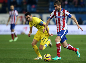 temporada 14/15. Partido Atlético de Madrid Villarreal. Estadio Vicente Calderón. Gabi con el balón