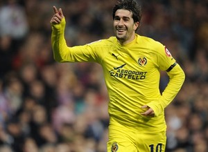 Cani celebra un gol con el Villarreal