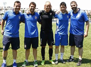 Temp. 2014-2015. Irene del Féminas B junto a los entrenadores