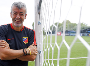 temporada 15/16.  Reportaje entrenador Atlético Youth League en la ciudad deportiva de Majadahonda.
