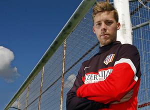 Tiri, jugador del Atlético B, posa al acabar un entrenamiento en la Ciudad Deportiva