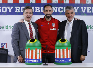 temporada 15/16. Entrenamiento en la ciudad deportiva Wanda. Acto ecovidrio Juanfran