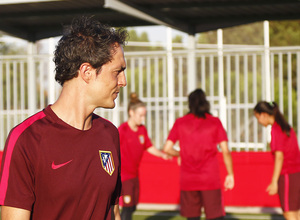 Temporada 16/17. El Atlético Femenino B inicia la pretemporada en la Ciudad Deportiva Wanda. Kenio dirigió la sesión.