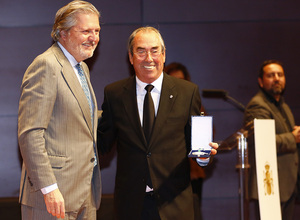 Adelardo. Recibimiento de la Medalla de la Real Órden del Mérito Deportivo