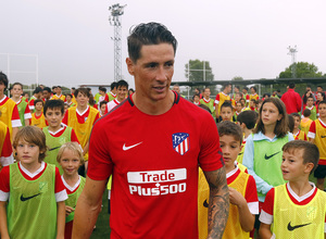 Temp. 17-18. Visita de la primera plantilla al Campus de la Fundación. Torres