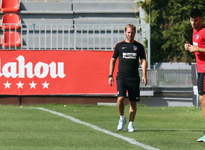 temporada 17/18. Entrenamiento en la ciudad deportiva Wanda.  Héctor realizando ejercicios durante el entrenamiento