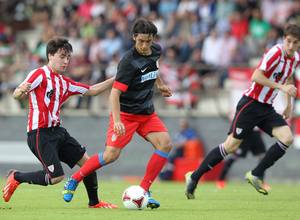 Borja Martínez, jugador del Atlético de Madrid Juvenil DH, en el partido de vuelta de semifinales de Copa disputado en Lezama contra el Athletic