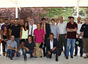 Temporada 13/14. Entrenamiento. Equipo entrenando en los Ángeles de San Rafael, Cerezo posando con periodistas en la comida de la prensa