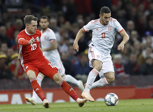 Temporada 18/19. Selección espanola. Gales Espana. Koke con el balón