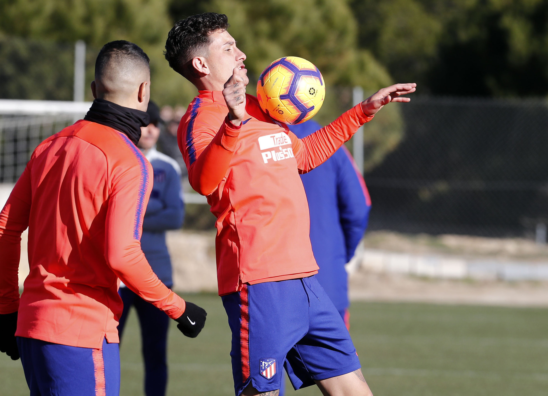 José María Giménez (hilo oficial) - Página 3 6XfxPqMG5j_entrenamiento_05_01_2019_8