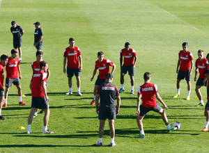 Temporada 13/14. Entrenamiento Atlético B. Equipo entrenando en el Cerro del Espino