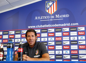 Temporada 13/14. Rueda de prensa de Simeone en el Vicente Calderón