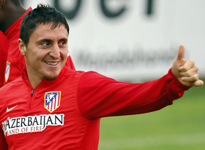 Temporada 13/14. Entrenamiento. Equipo entrenando en Majadahonda. Cristian Rodríguez haciendo un gesto durante el entrenamiento