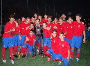 Juanfran y la Fundación inauguran una escuela social de fútbol