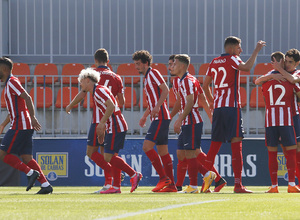 Temp 2020/21 | Atlético de Madrid B - Poblense | Piña celebración