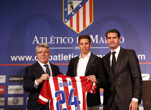 temporada 13/14. Acto presentación de José Sosa en el estadio Vicente Calderón