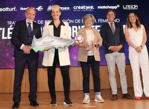 Temp. 23-24 | Premio Federación madrileña de fútbol | María Vargas y Lola Romero