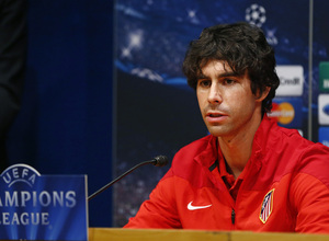 TEMPORADA 2013/14. UEFA Champions League. Rueda de prensa Tiago
